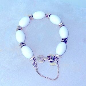 Monet Bracelet Vintage White Enamel Beads Fancy Gold Clasp & Safety Chain 7” EUC